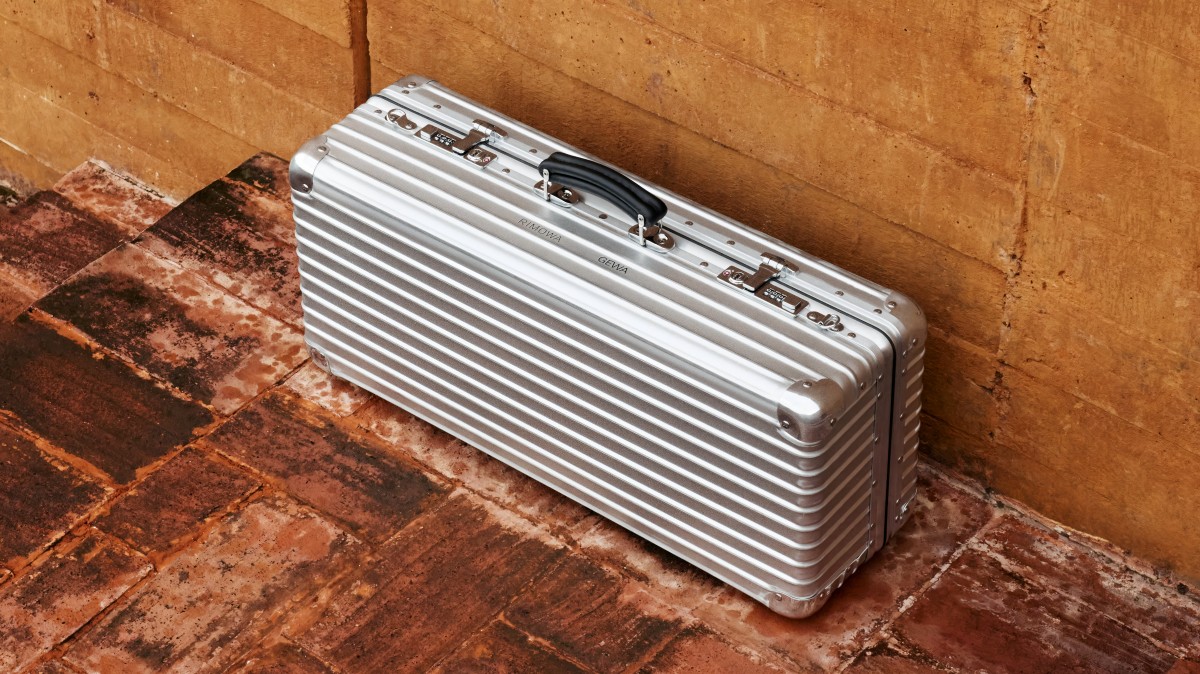 凝练工艺之美 RIMOWA（日默瓦）再度携手 GEWA  推出 RIMOWA × GEWA 银色小号箱
